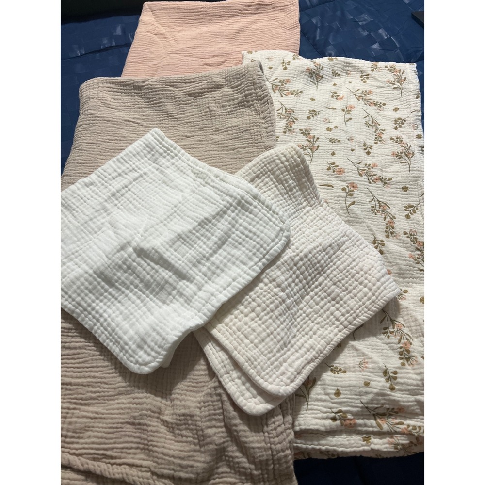 Unbranded Muslin Swaddle Blanket & Burp Cloth Set Kids OS Neutral Preowned 5pc